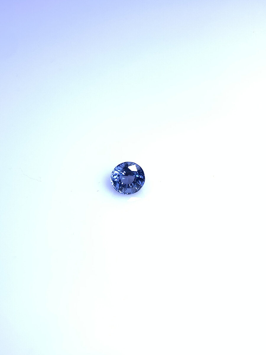 Natural blue spinel from Luc Yen, second daylight view
