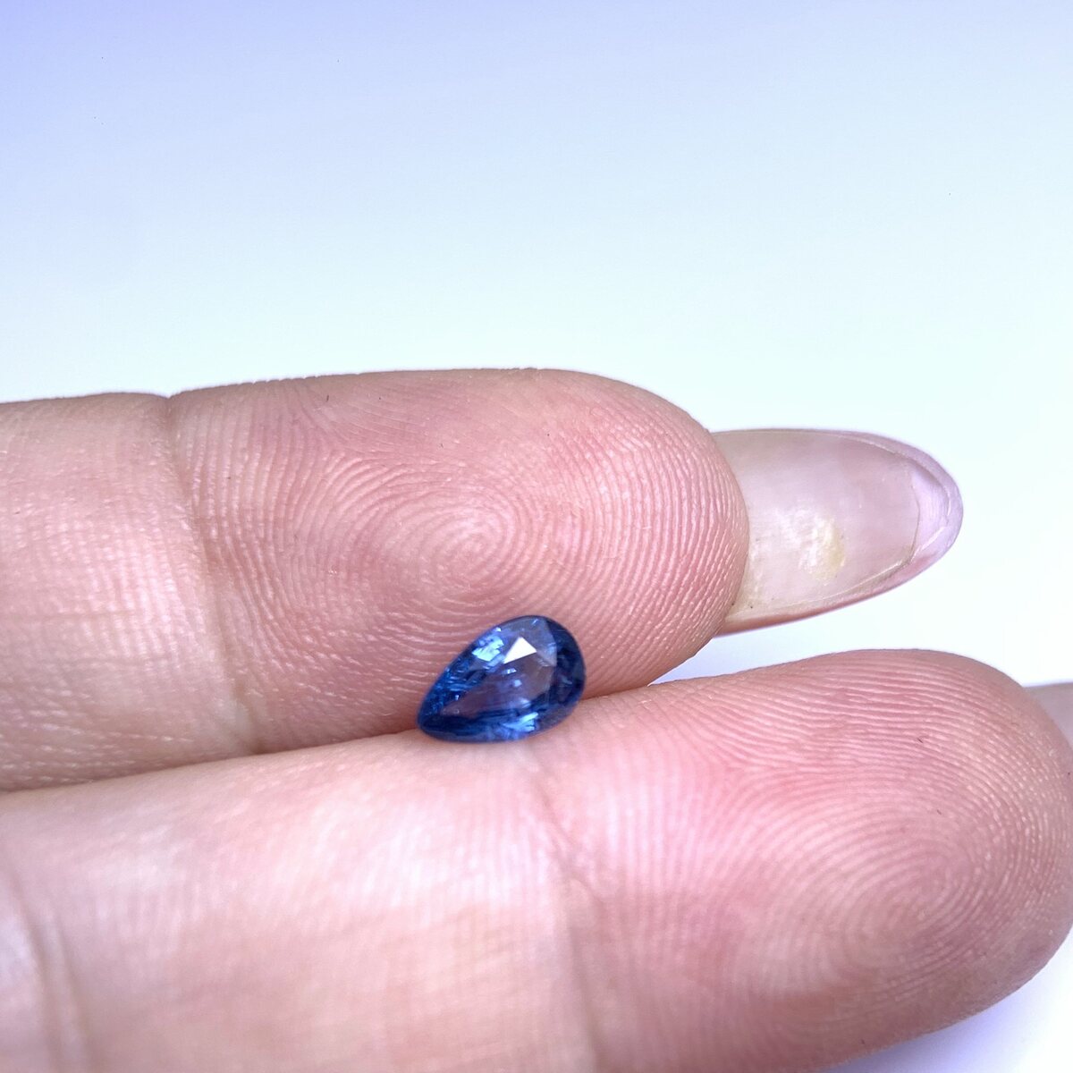 Natural blue spinel from Luc Yen, second daylight view